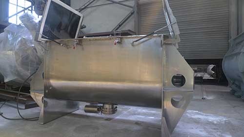 Choose a mixer that can handle dry and paste phases